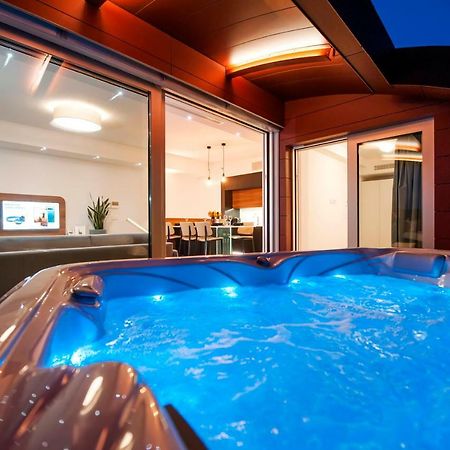 The Q Superior - A Penthouse With Jacuzzi And Sauna Rovinj Buitenkant foto
