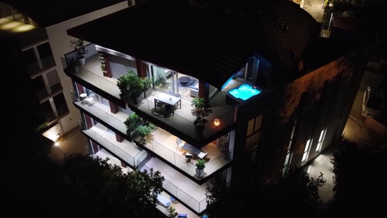 The Q Superior - A Penthouse With Jacuzzi And Sauna Rovinj Buitenkant foto