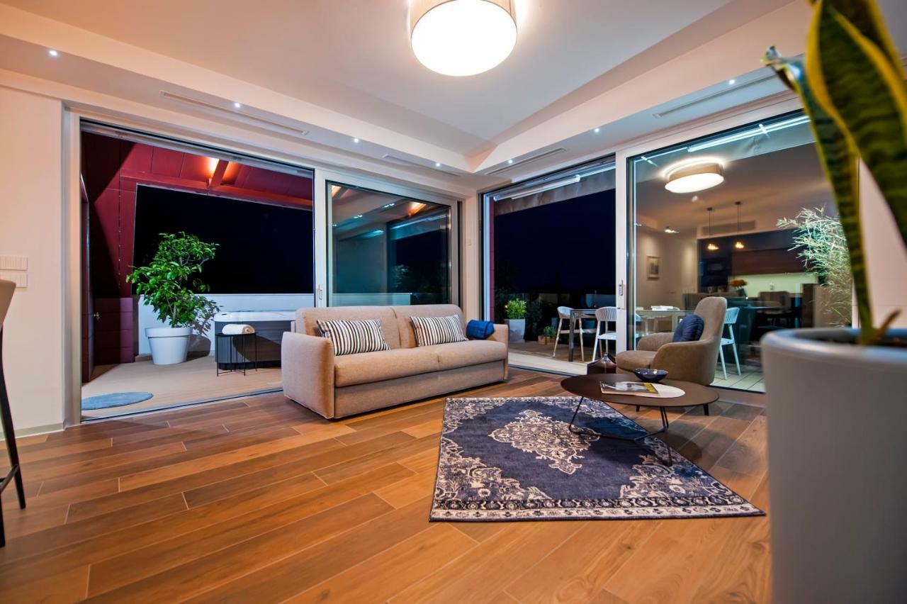 The Q Superior - A Penthouse With Jacuzzi And Sauna Rovinj Buitenkant foto