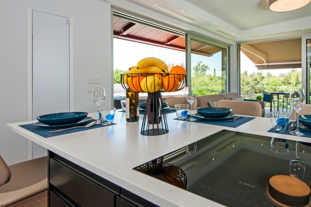 The Q Superior - A Penthouse With Jacuzzi And Sauna Rovinj Buitenkant foto